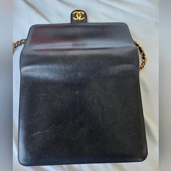 EUC vintage Chanel gold chain purse - Picture 8 of 17